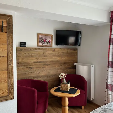 Hauslhof Bed & Breakfast *