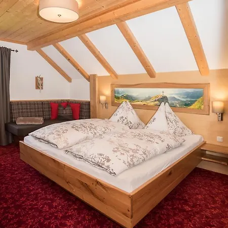 Hauslhof Bed & Breakfast