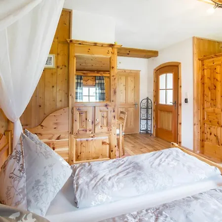 فندق مبيت وإفطار Hauslhof