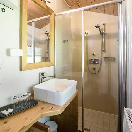 Hauslhof فندق مبيت وإفطار *