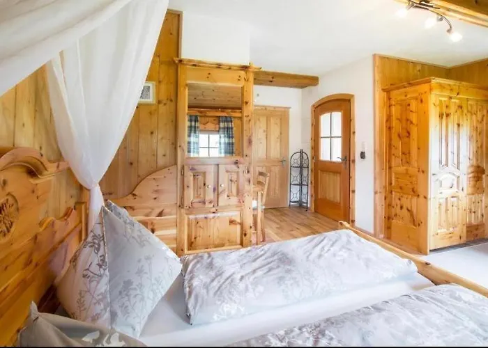 Hauslhof Bed & Breakfast *