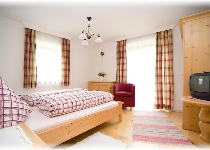 Hauslhof Bed & Breakfast *