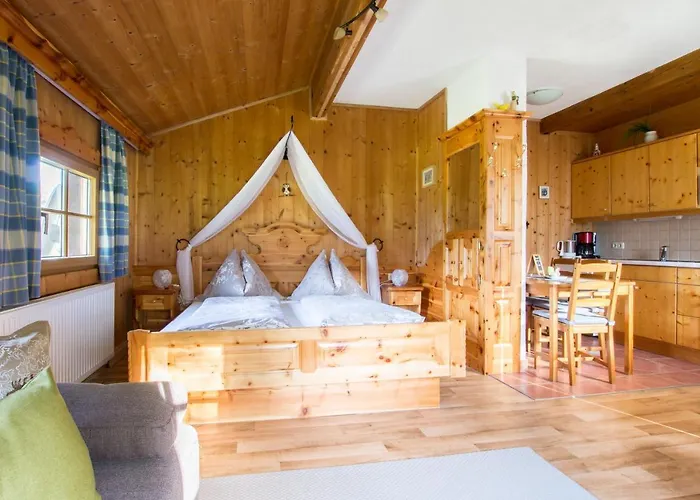 Hauslhof Bed & Breakfast *